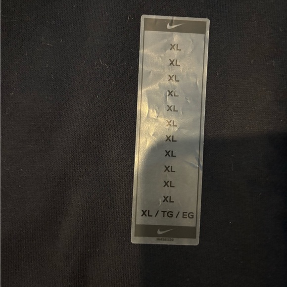 Nike Men's Crewneck Sweater in Black - Picture 2 of 3